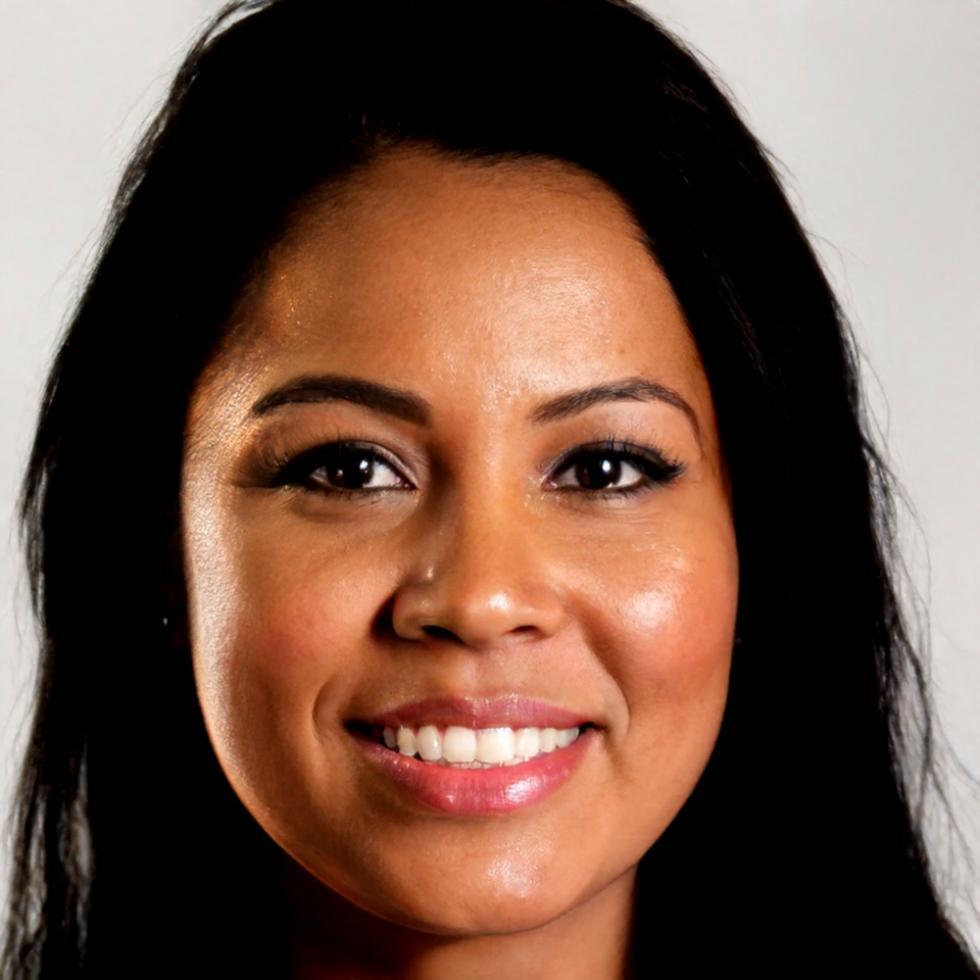 Strategic finance instructor Bronwyn Merrick teaching business analysis