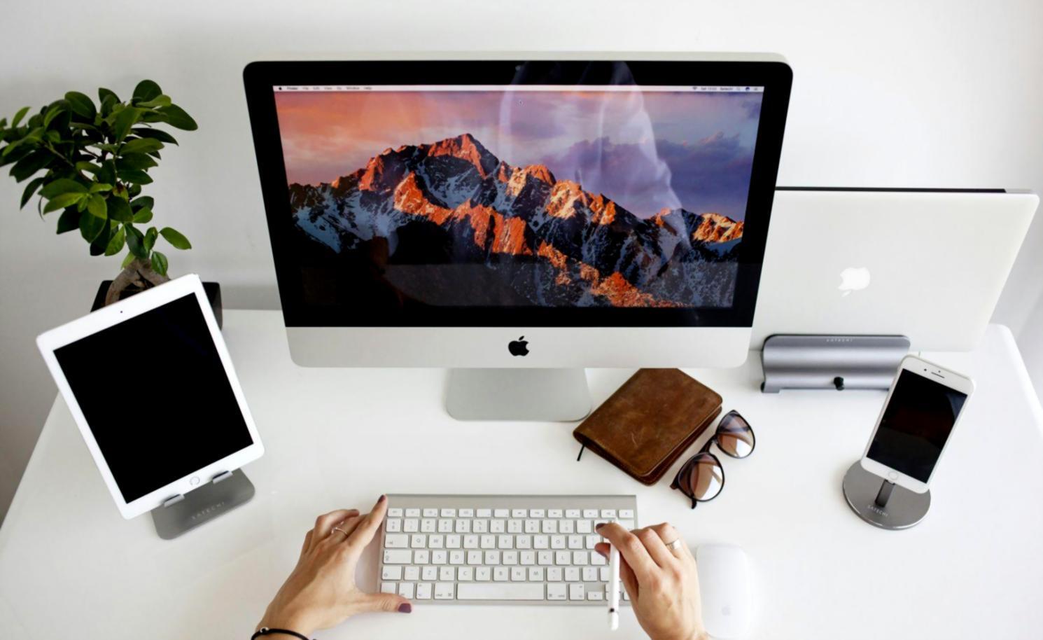 Interactive financial planning session with creative business owners